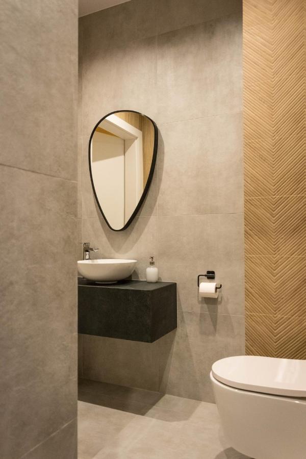 Uniejow Apartments ภายนอก รูปภาพ